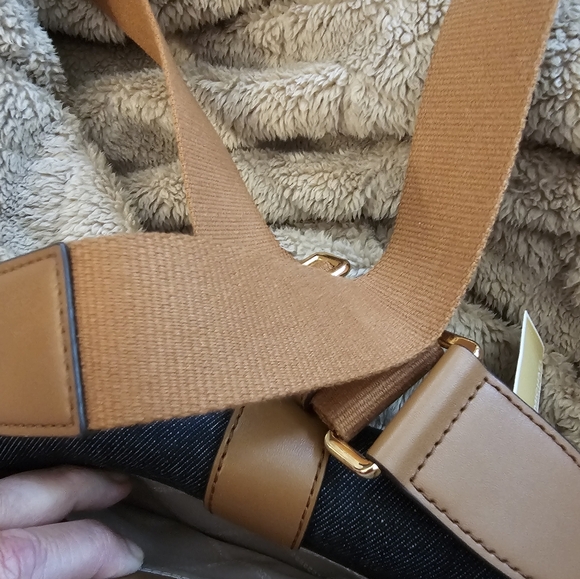 NWT MICHAEL KORS DENIM SLING CROSSBODY W/ WEBBED STRAP - Picture 5 of 10